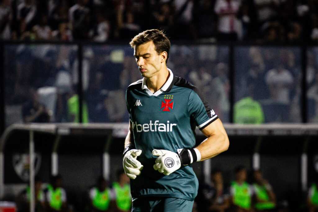 z-4-historico-tem-17-brasileiroes,-6-libertadores-e-10-copas-do-brasil