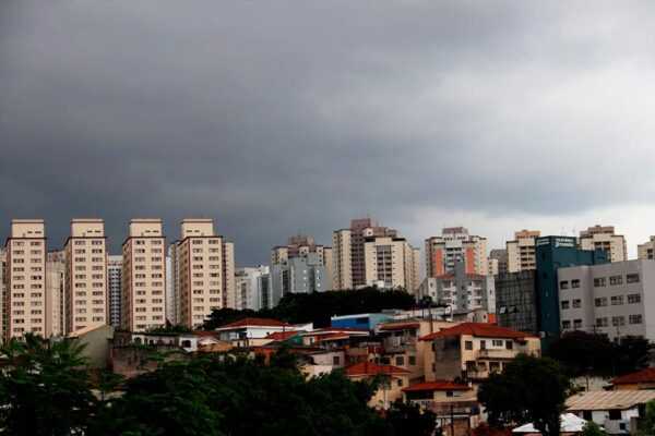 virada-no-tempo:-frio-ganha-forca-e-pode-chover-em-taboao-da-serra-e-regiao-no-fim-de-semana