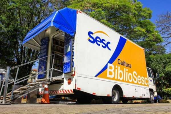 bibliosesc:-embu-das-artes-recebe-a-biblioteca-movel-gratuita-na-praca-do-valdelice-dia-20