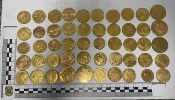 pf-prende-passageiro-em-aeroporto-com-r$-500-mil-em-moedas-de-ouro