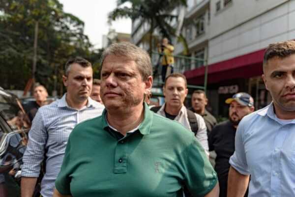 farra-do-crime-esta-perto-do-fim-em-sp,-diz-tarcisio-apos-operacao-contra-o-pcc