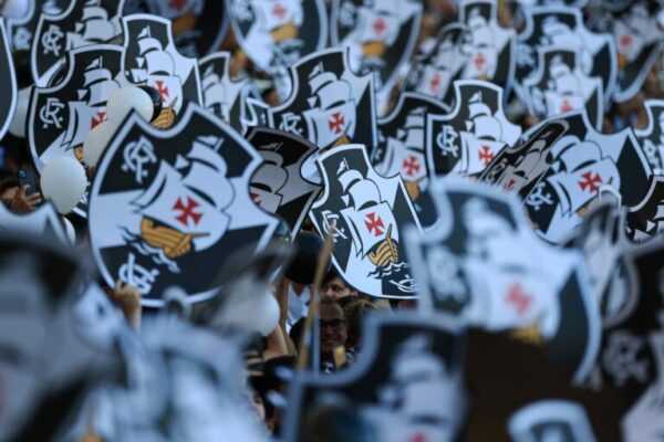 Copa do Brasil: torcida do Vasco faz mosaico na entrada dos jogadores copa-do-brasil:-torcida-do-vasco-faz-mosaico-na-entrada-dos-jogadores