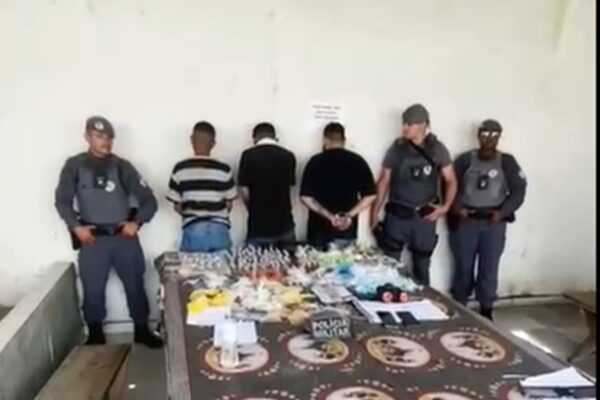 policia-prende-tres-suspeitos-e-apreende-grande-quantidade-de-drogas-em-embu-das-artes