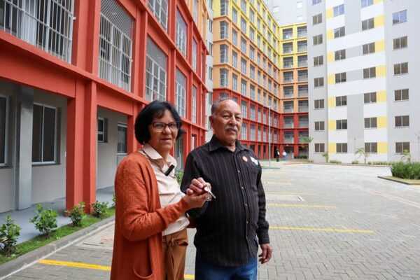 casa-paulista-entrega-234-moradias-e-transforma-a-vida-de-familias-em-embu-das-artes